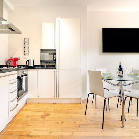 Spacious Apartment With A Balcony In Prime Location In Farringdon Londyn Zewnętrze zdjęcie