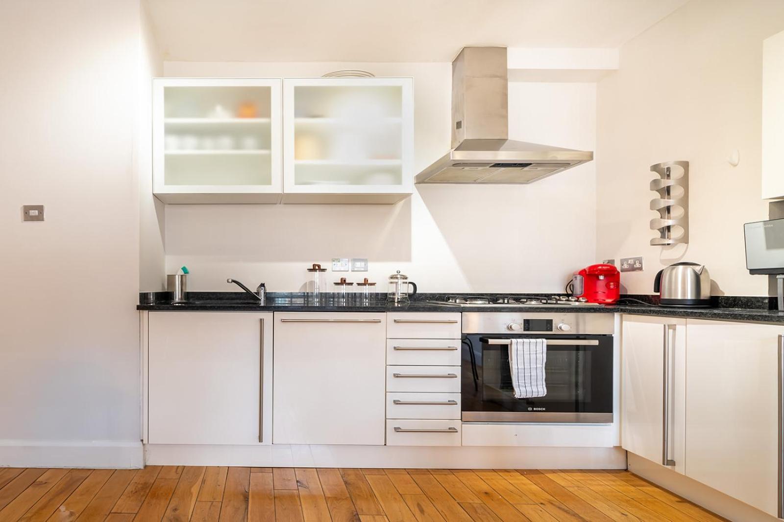 Spacious Apartment With A Balcony In Prime Location In Farringdon Londyn Zewnętrze zdjęcie